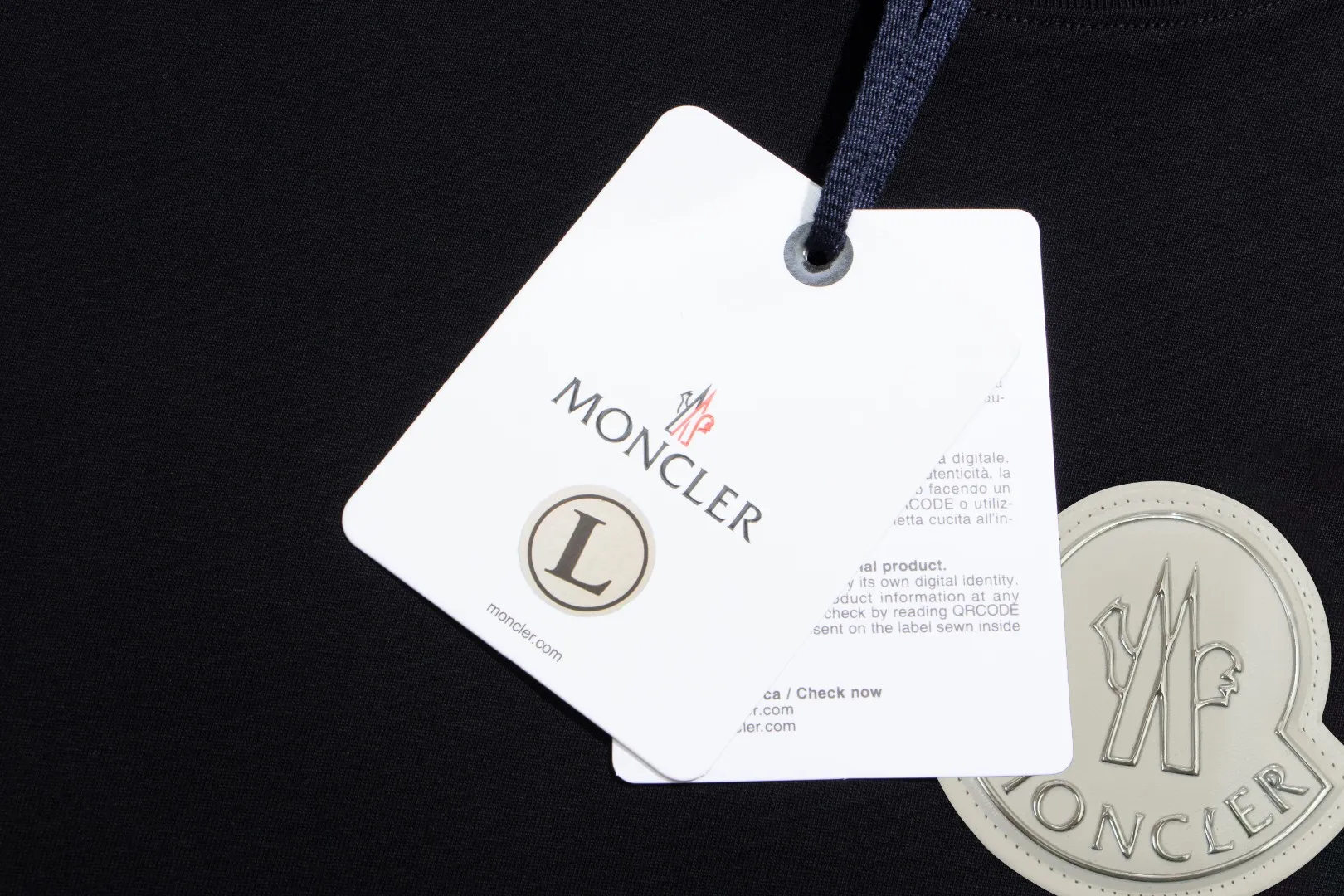 Quality《Moncler~ 》2024New Arrival T , Versatile Quality . ‼ 32 250G ‼ T 🤪 Sizes：S-M-L-XL-2XL ：Black White 、 Same Style